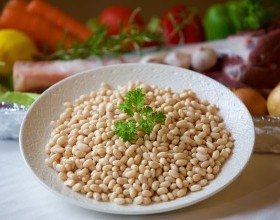 Creamy Cannellini Beans with Garlic and Oregano