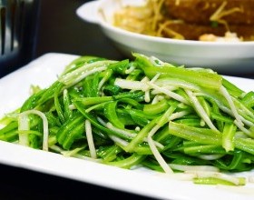 Asian Greens with Garlic Sauce 